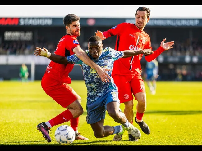 Soi kèo chuẩn xác Eintracht Frankfurt vs Ajax, 0h45 – 14/03/2025